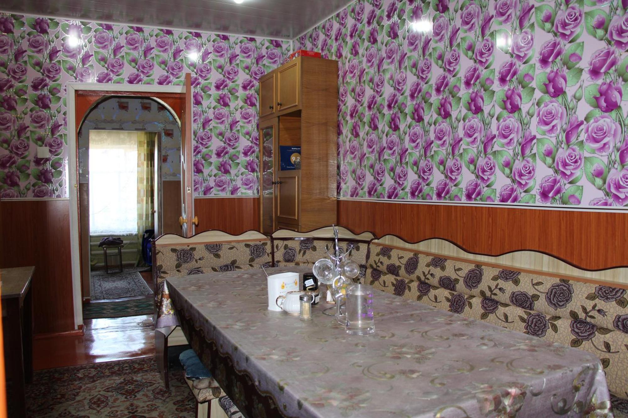 Guest House On Derbisheva 卡拉科尔 外观 照片